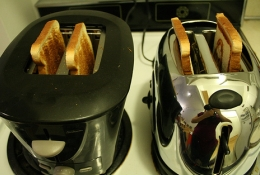 Illustration for article titled The Official io9 BSG Toaster Kitchen Challenge